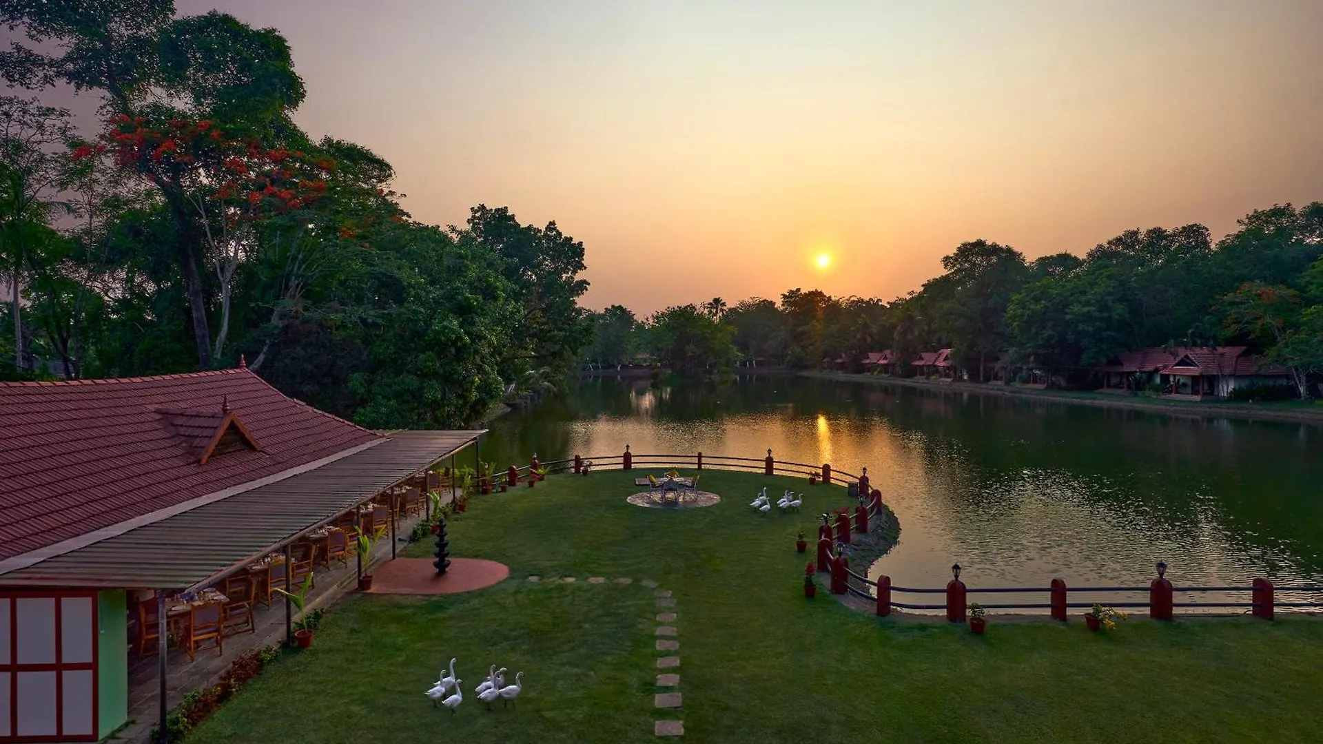 Taj Kumarakom Resort And Spa Kerala