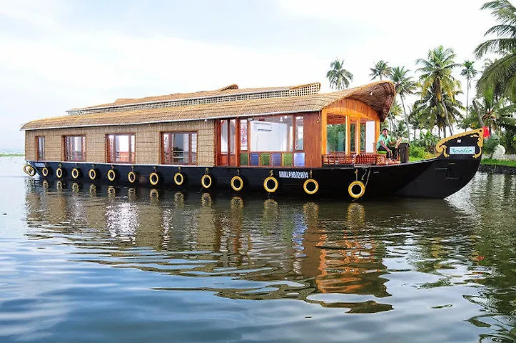 Taj Kumarakom Resort And Spa Kerala