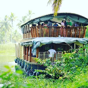 Rajahamsam Houseboat Kumarakom